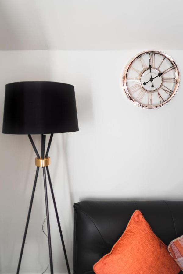 Perfect For Business And Leisure- Free Parking Apartment Саутхамптън Екстериор снимка