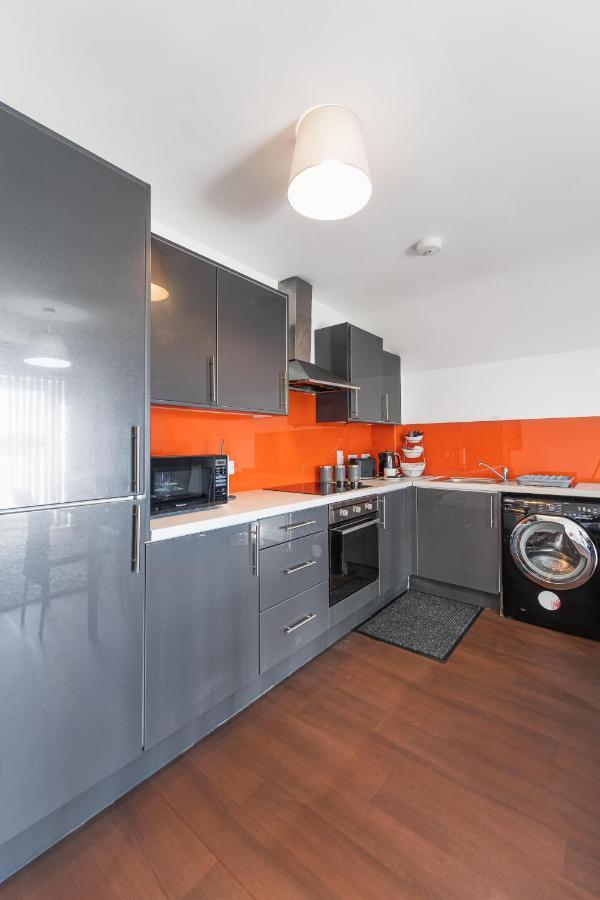 Perfect For Business And Leisure- Free Parking Apartment Саутхамптън Екстериор снимка