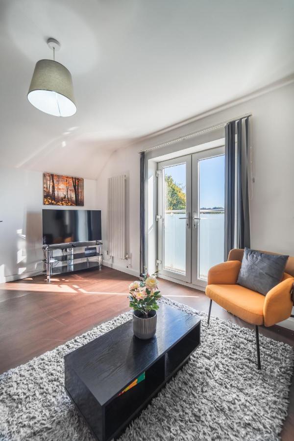 Perfect For Business And Leisure- Free Parking Apartment Саутхамптън Екстериор снимка